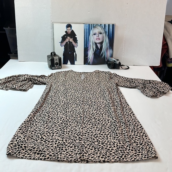 H&M Animal print shift dress with flared sleeves - Picture 6 of 8